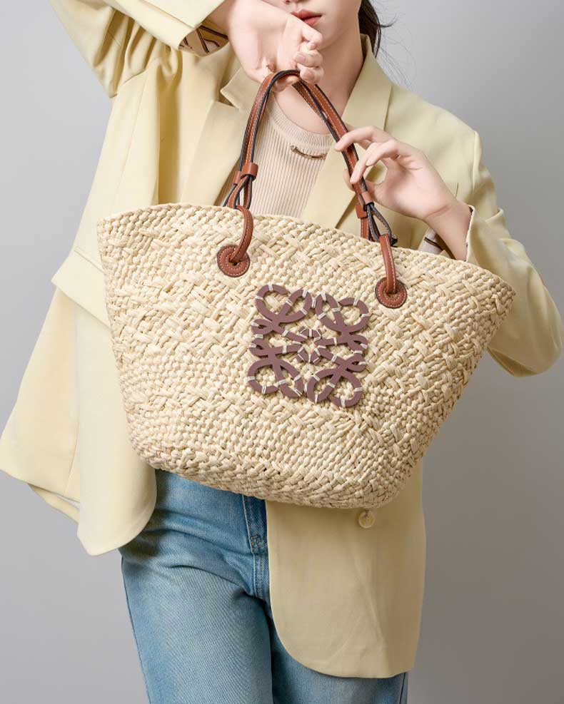 Women's Large Woven Straw Beach Tote Bag